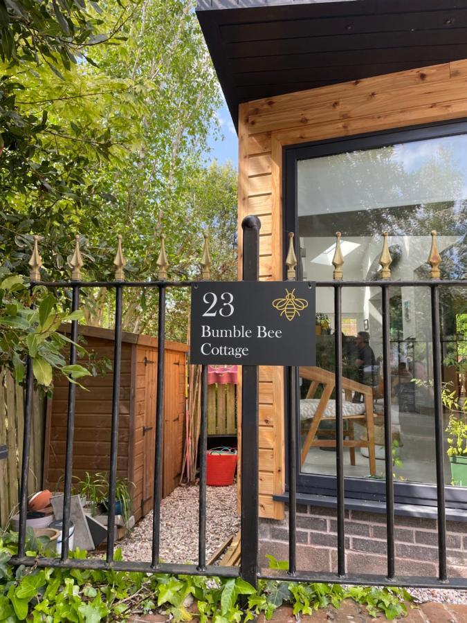 Bumble Bee Cottage พลีมัธ ภายนอก รูปภาพ